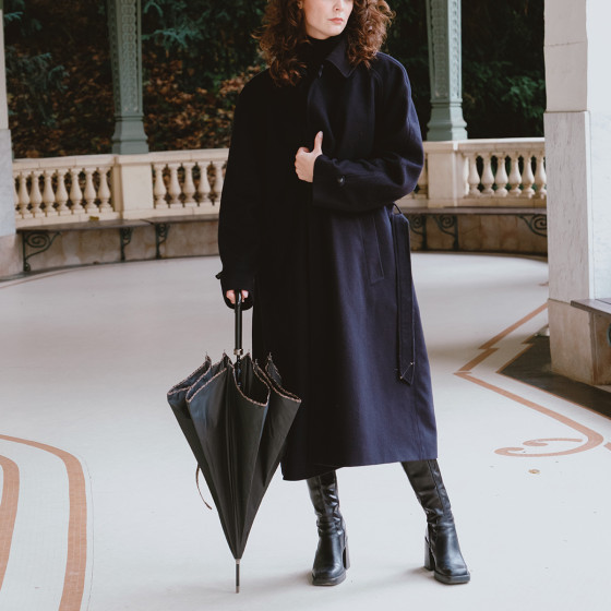 Parapluie Femme Canne Uni Noir finition LÉOPARD shooting