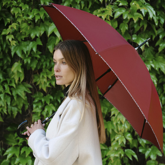 Parapluie Femme Canne Uni Bordeaux finition LÉOPARD Shooting